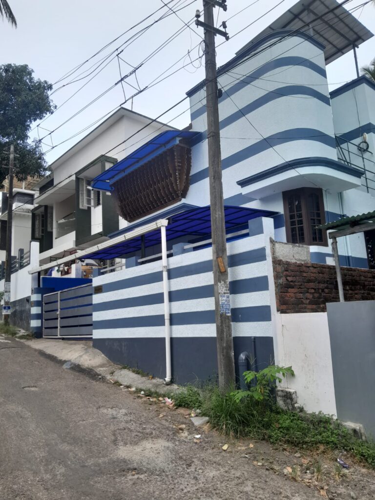 HOUSE SALE IN SREEKARIYM