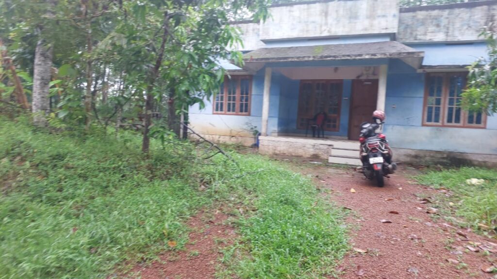 HOUSE  WITH PLOT FOR SALE IN NEDUMANGAD