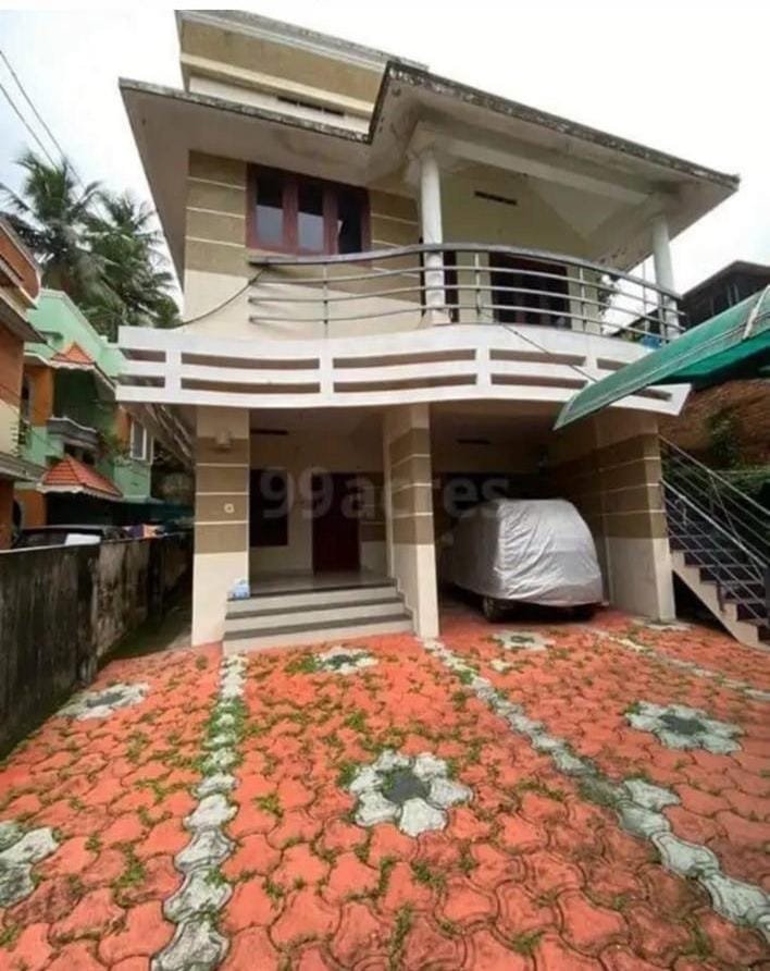 HOUSE FOR SALE IN POOJAPPURA