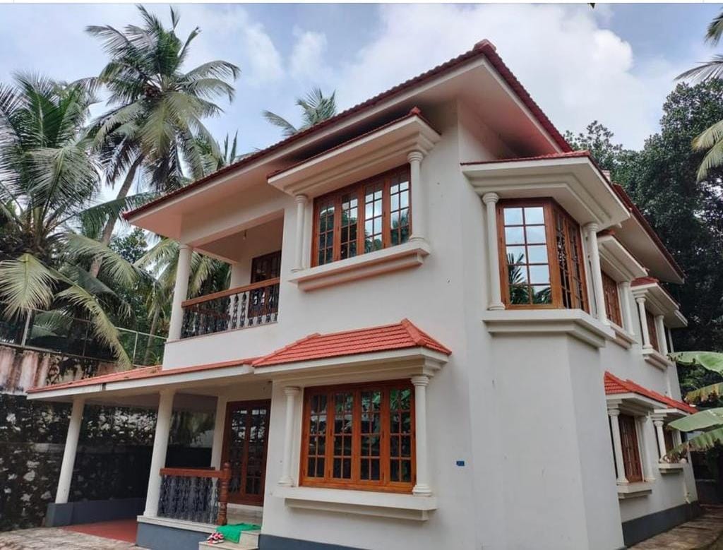 HOUSE FOR SALE IN MEDICAL COLLAGE KOZHIKODE[CHEVAYUR]