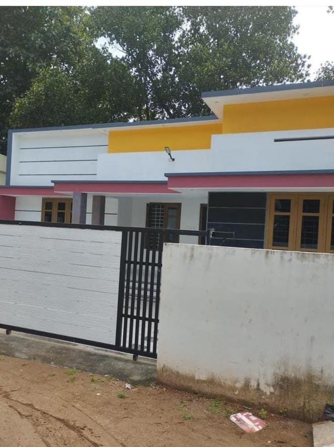 HOUSE FOR SALE IN PERUMPUZHA