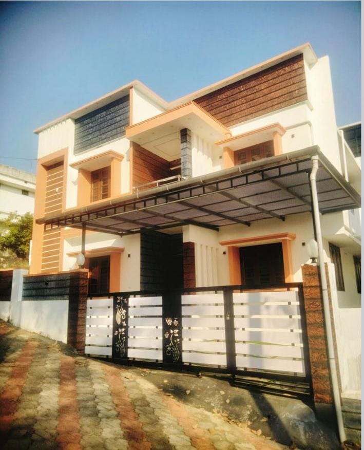 HOUSE FOR SALE IN KAKKANAD