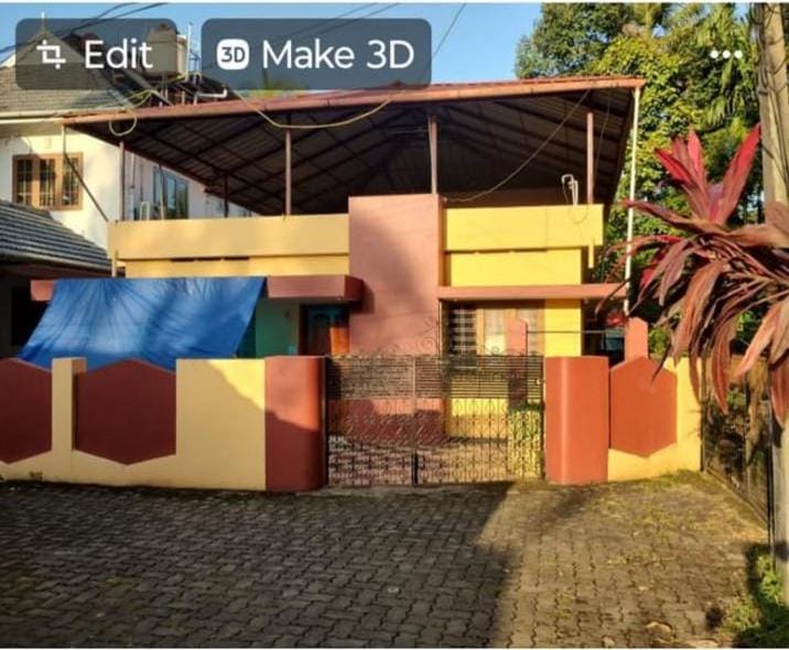 HOUSE FOR SALE IN THIPUNNITHURA