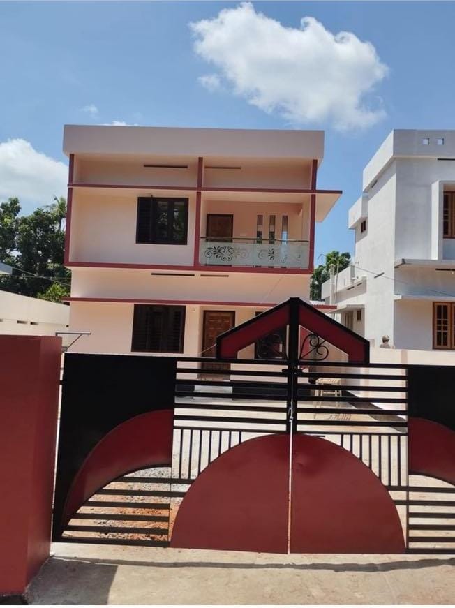 HOUSE FOR SALE IN KERALAPURAM