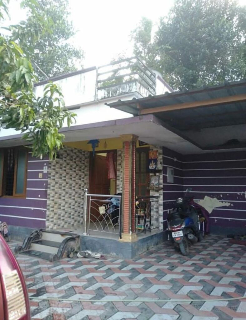 House For Sale In Thachottukavu