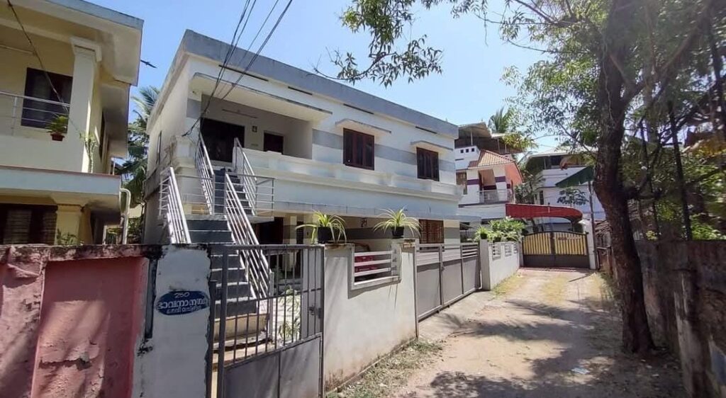 House For Sale In  Chinnakkada prathibha junction