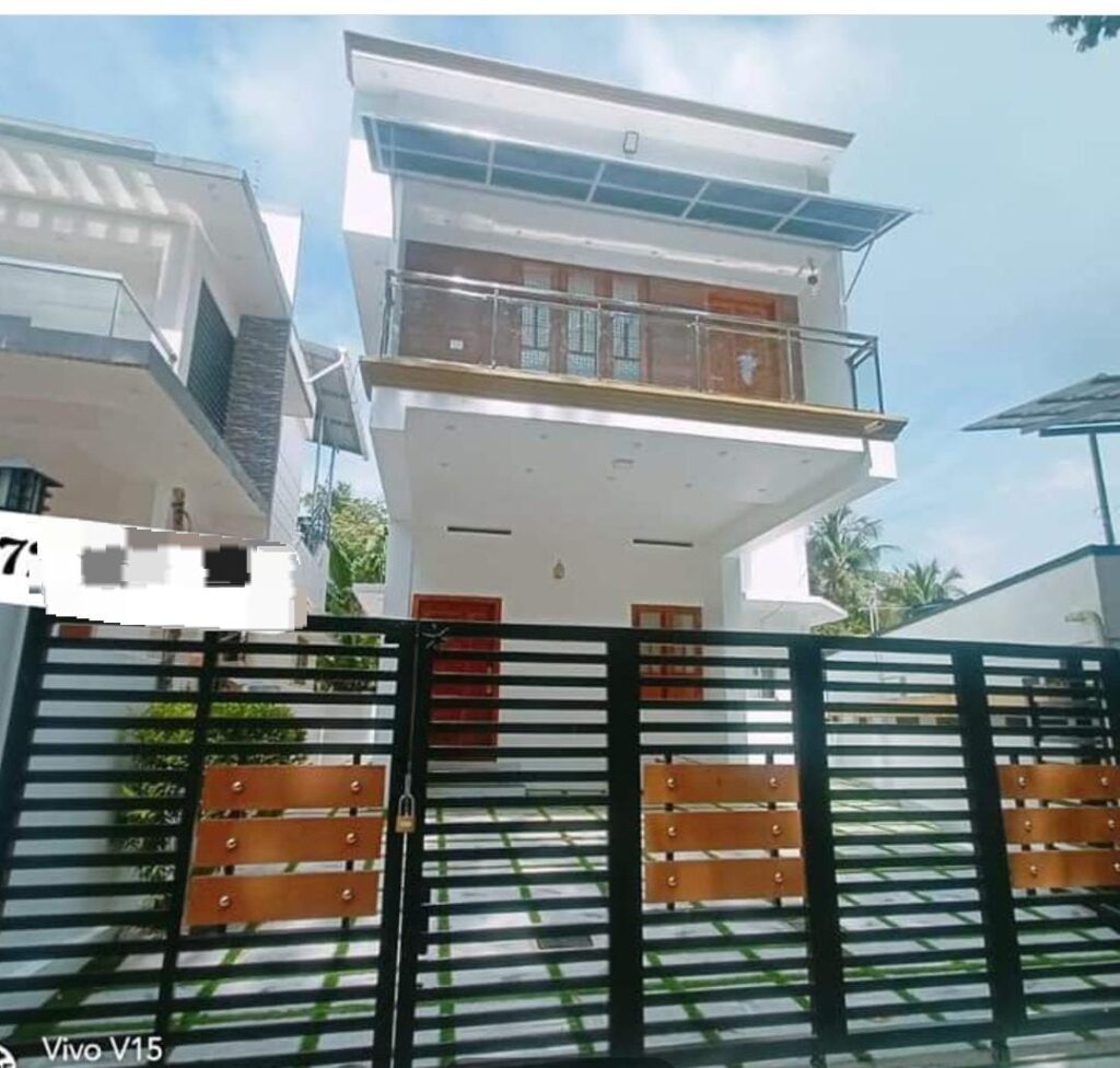 House For Sale In Kazhakuttam