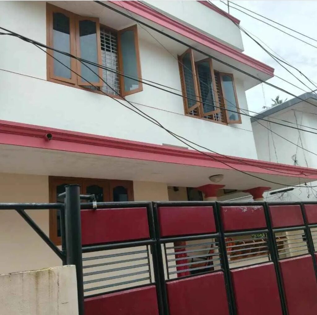 House For Sale In Kaimanam, Karamana