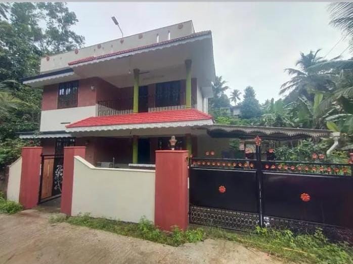 House For Sale in Nedumangad