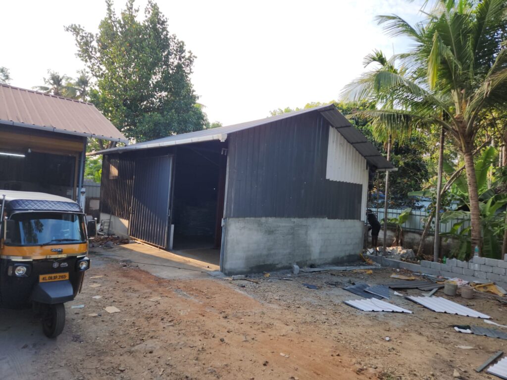 Plot with Godown For Sale Marathakara